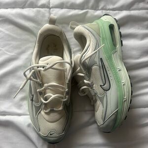 Nike Women's Cream and Mint Green Lifestyle Sneakers